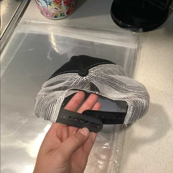 Mack licensed brand trucker hat - Picture 4 of 5